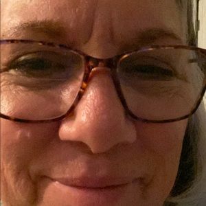 Meet your Posher, Ria